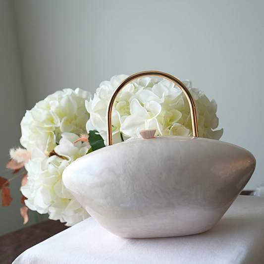 Chanson in White
